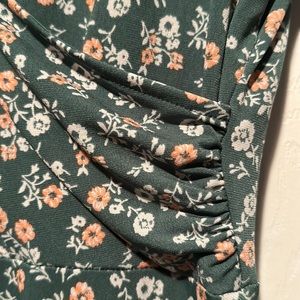 Cute floral print dress, v-neck, green w/ pink & white flowers XL - Kaileigh